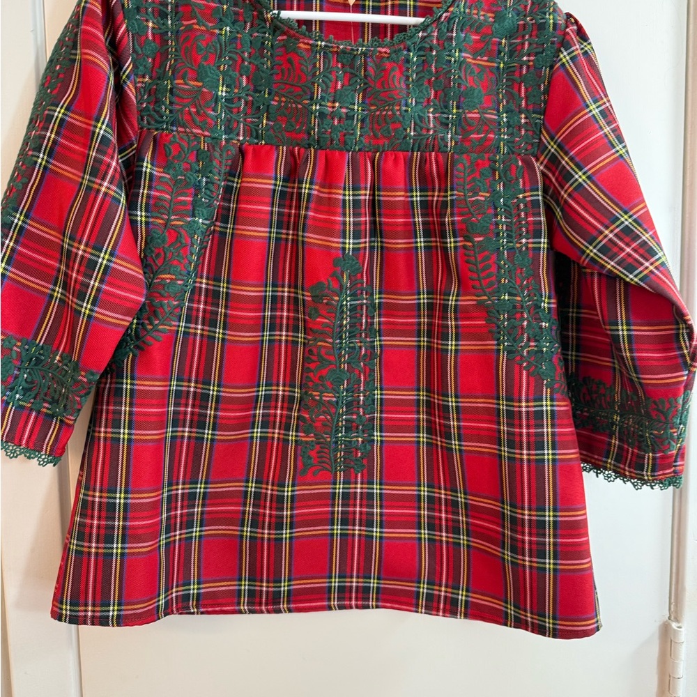 Layerz embroidered holiday top, NWT